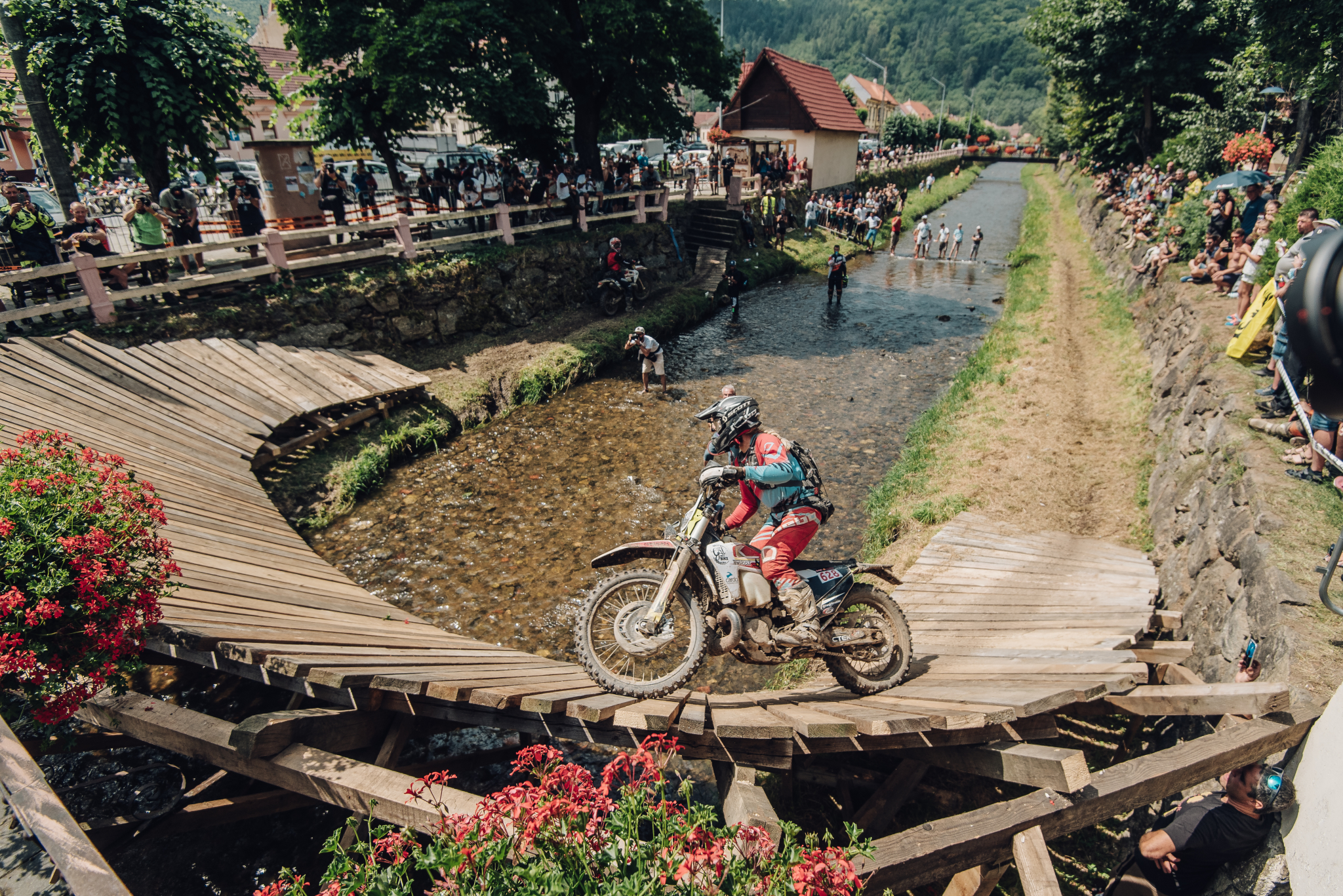 Vanessa_Ruck_The_girl_on_a_bike_Romaniacs_red_bull 42